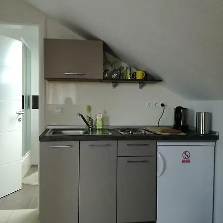 Juric Apartman *